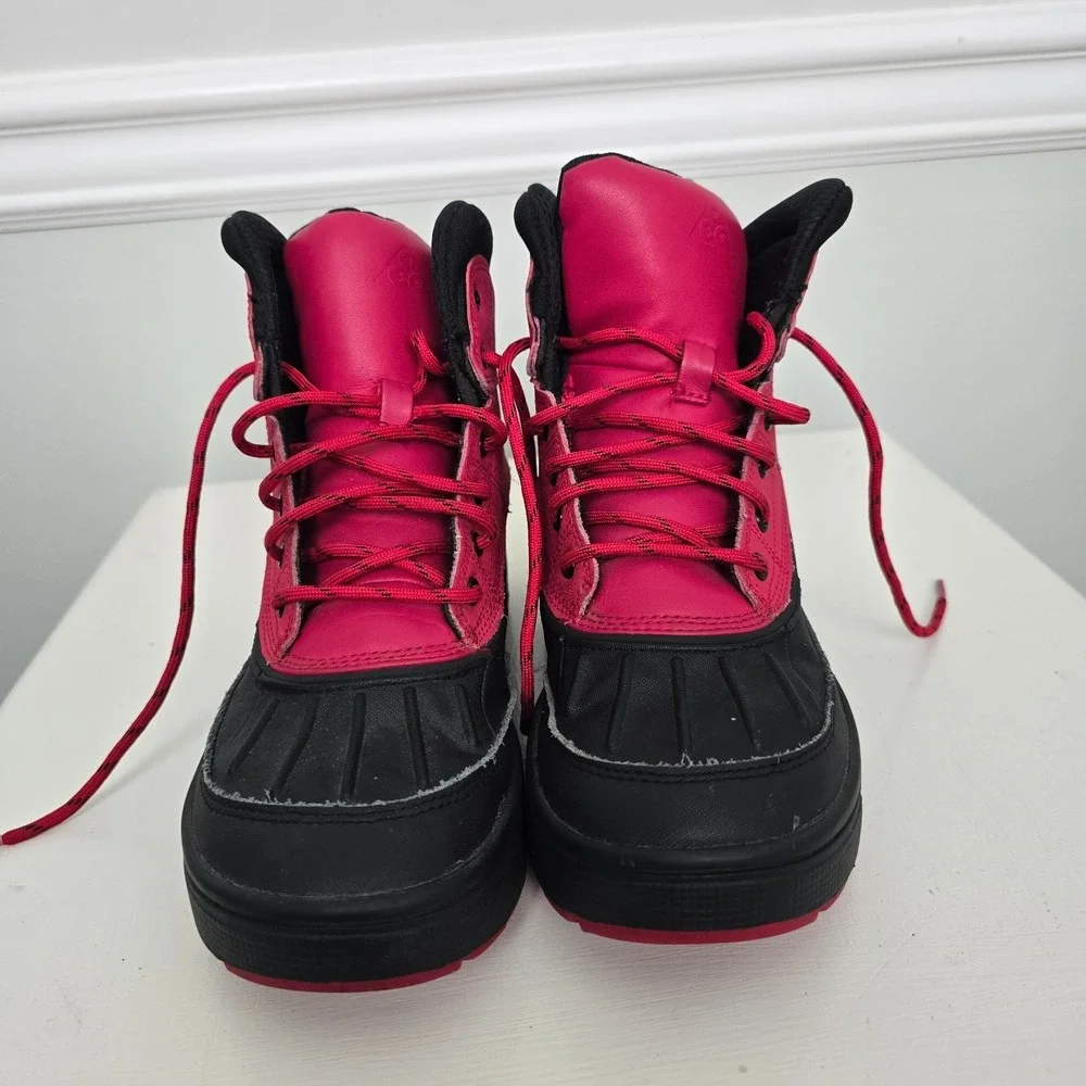 Nike ACG Youth Woodside II High Distance Duck Boots Sz 5Y Red/Black Winter Snow